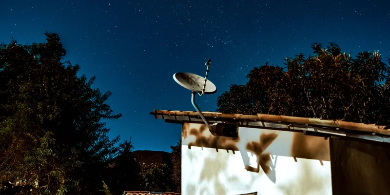 Offline Communications for Wildlife Field Teams: LoRa, Radio, Satcom, Mesh, Starlink and Long-Range Connectivity